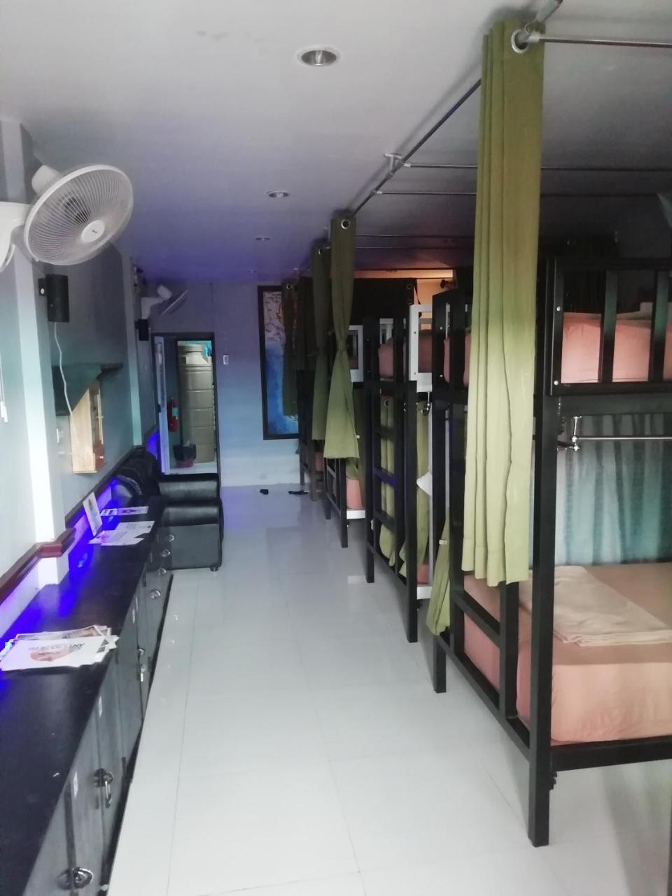 Neverland Dorm Phi Phi Don Exterior photo