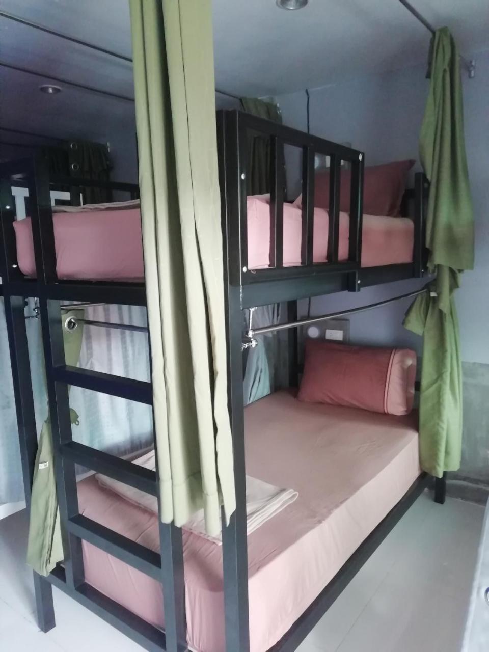 Neverland Dorm Phi Phi Don Exterior photo