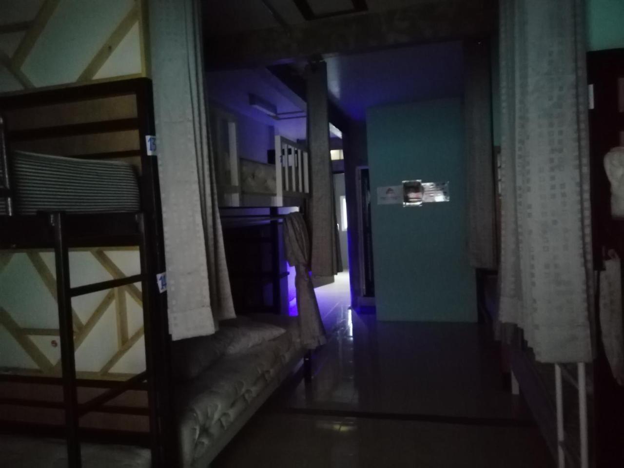 Neverland Dorm Phi Phi Don Exterior photo