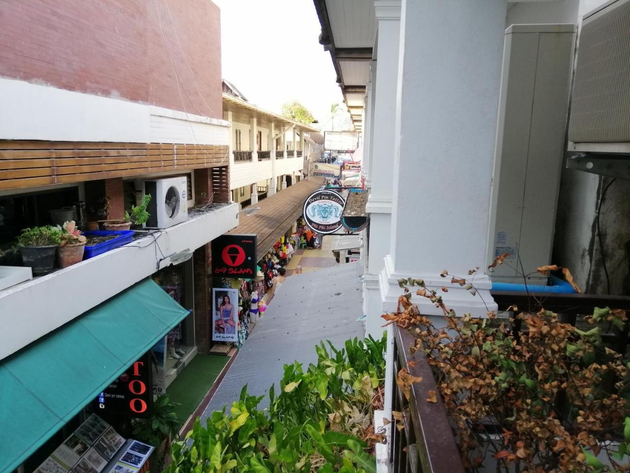 Neverland Dorm Phi Phi Don Exterior photo