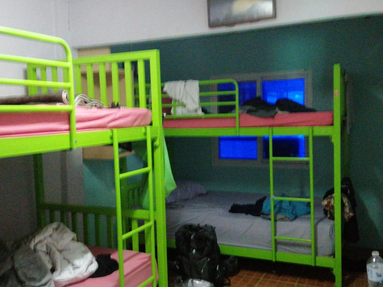 Neverland Dorm Phi Phi Don Exterior photo